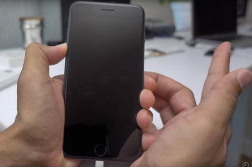 how to fix iphone 13 white screen